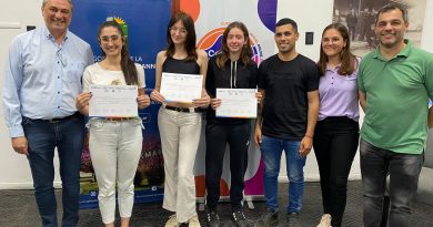 🎥 Entregaron diplomas de los cursos de idiomas de la Agencia Córdoba Joven