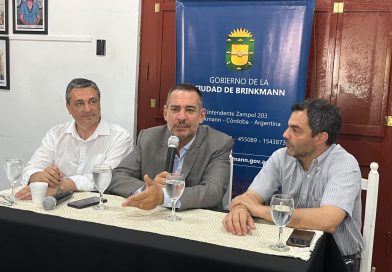 La Democracia al aula – Miguel Siciliano brindó una charla a jóvenes y habló de la actualidad política del país